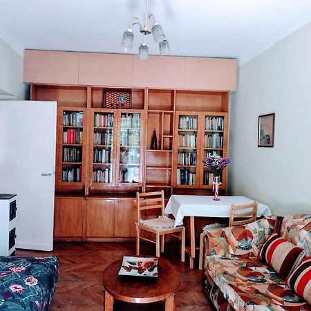טיראנה Era Echoes - Preserved Historical Apartment מראה חיצוני תמונה